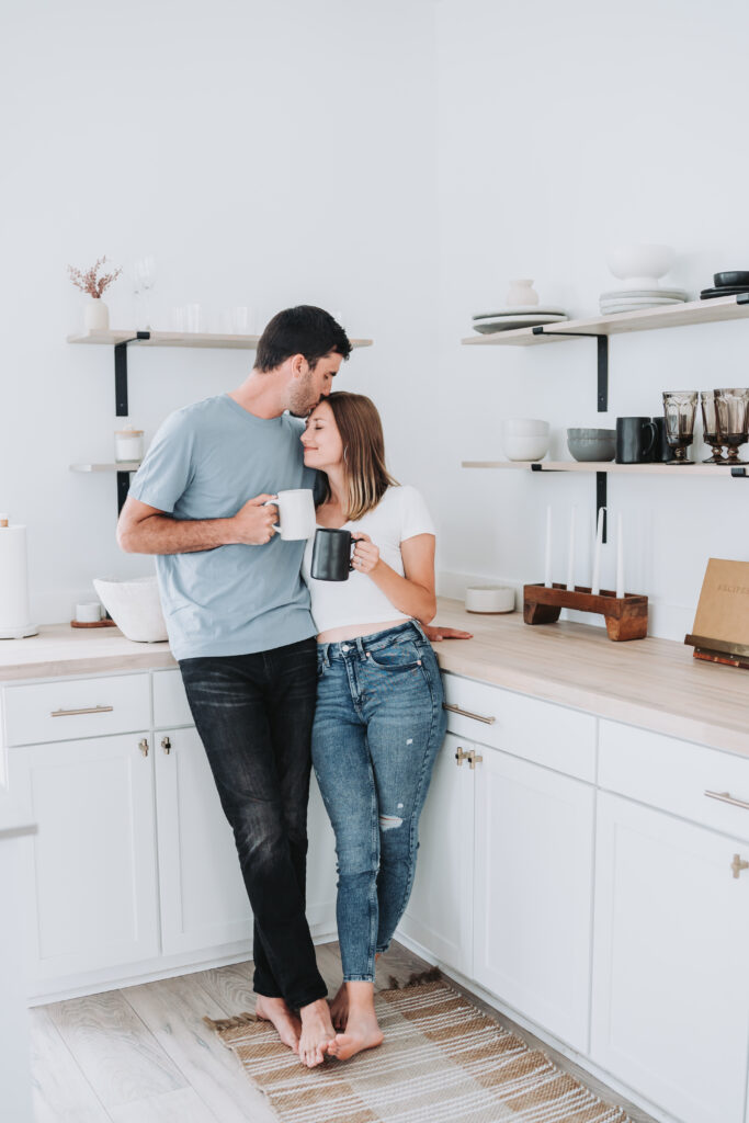 Couple photography session in the kitchen