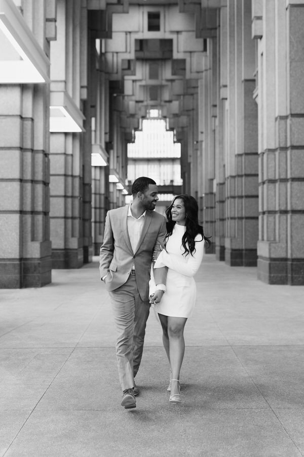 Timeless city engagement photos in Atlanta
