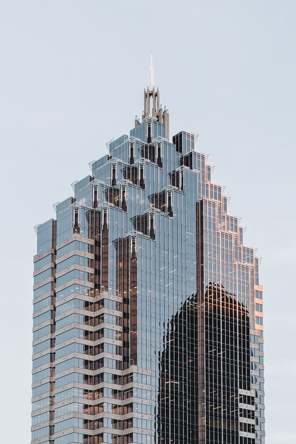 Timeless city engagement photos in Atlanta